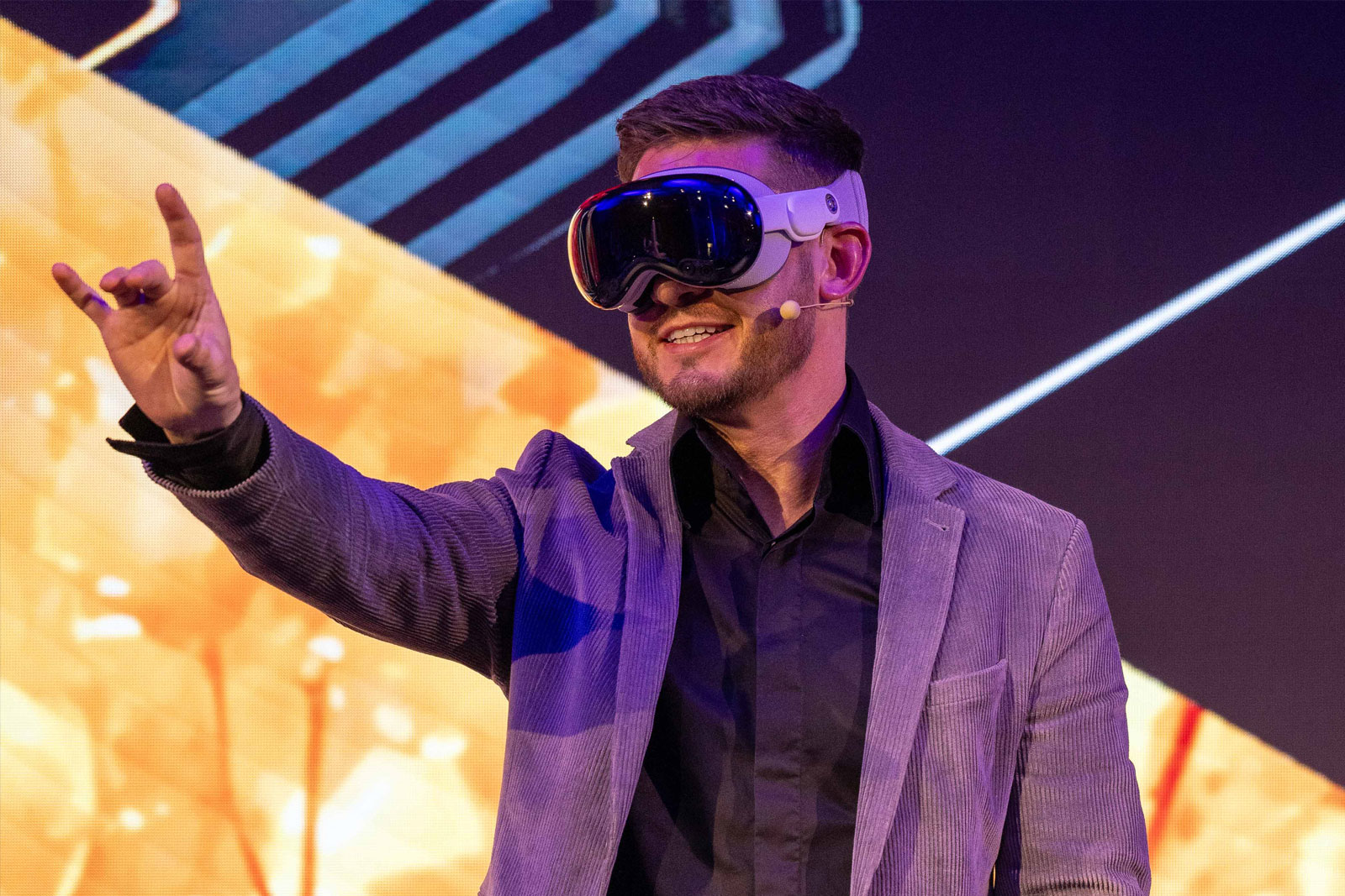 Andreas Axmann mit seinem Vortrag über das Metaversum